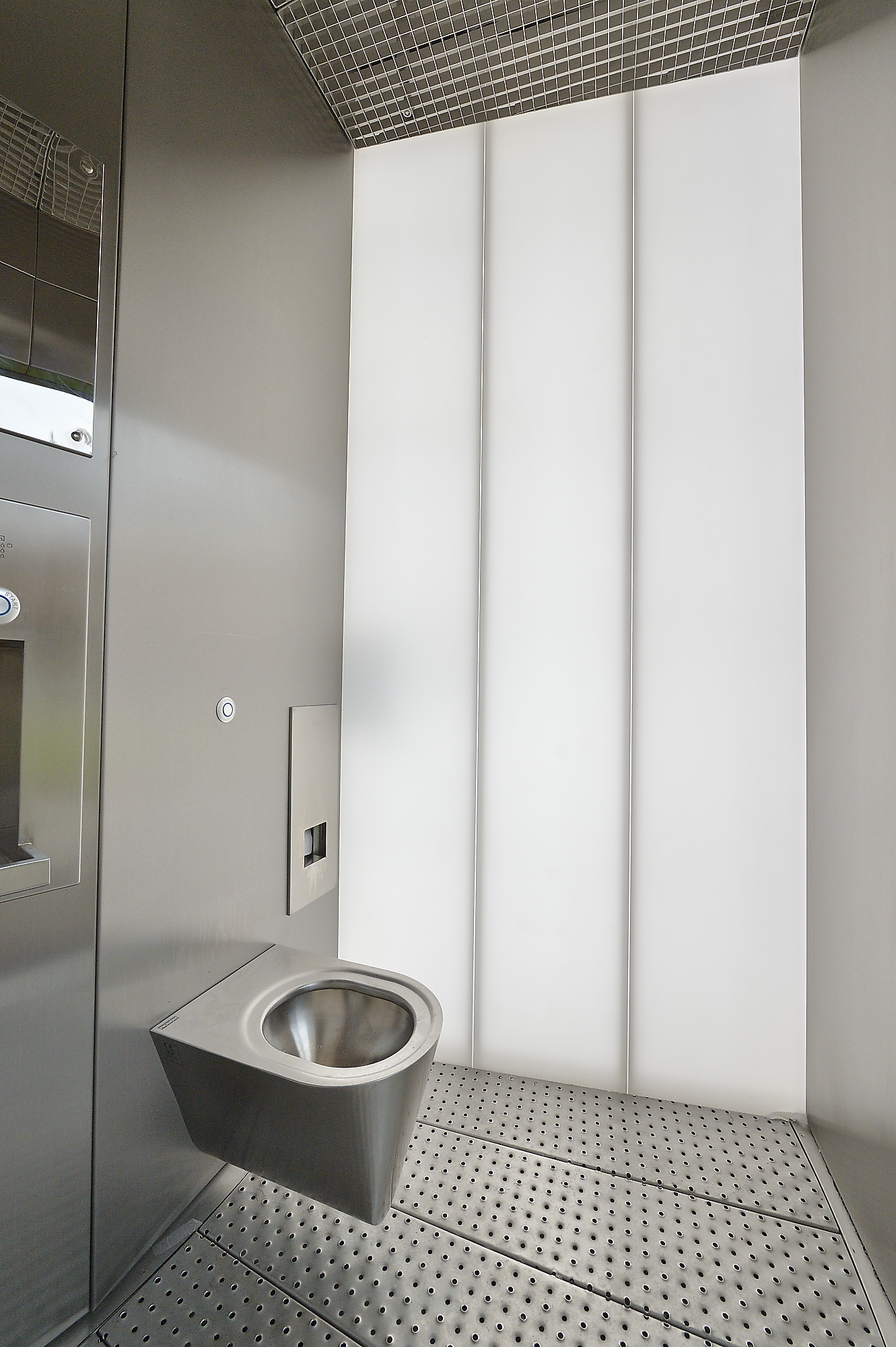 WC Anlagen Hessischer Straßenbau | Branche: Gesundheit und Soziales