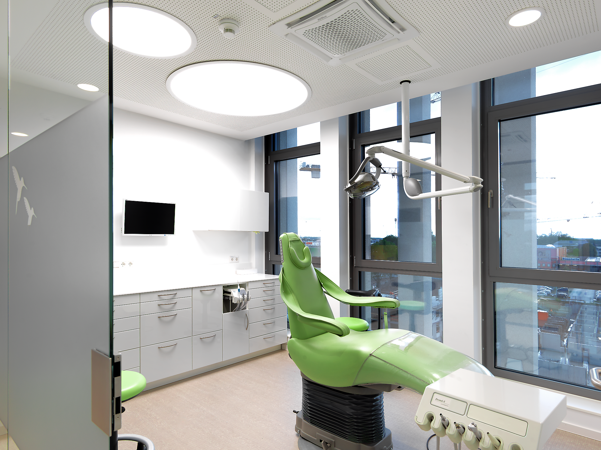 Zahnarztpraxis Dentabellion | Branche: Gesundheit und Soziales