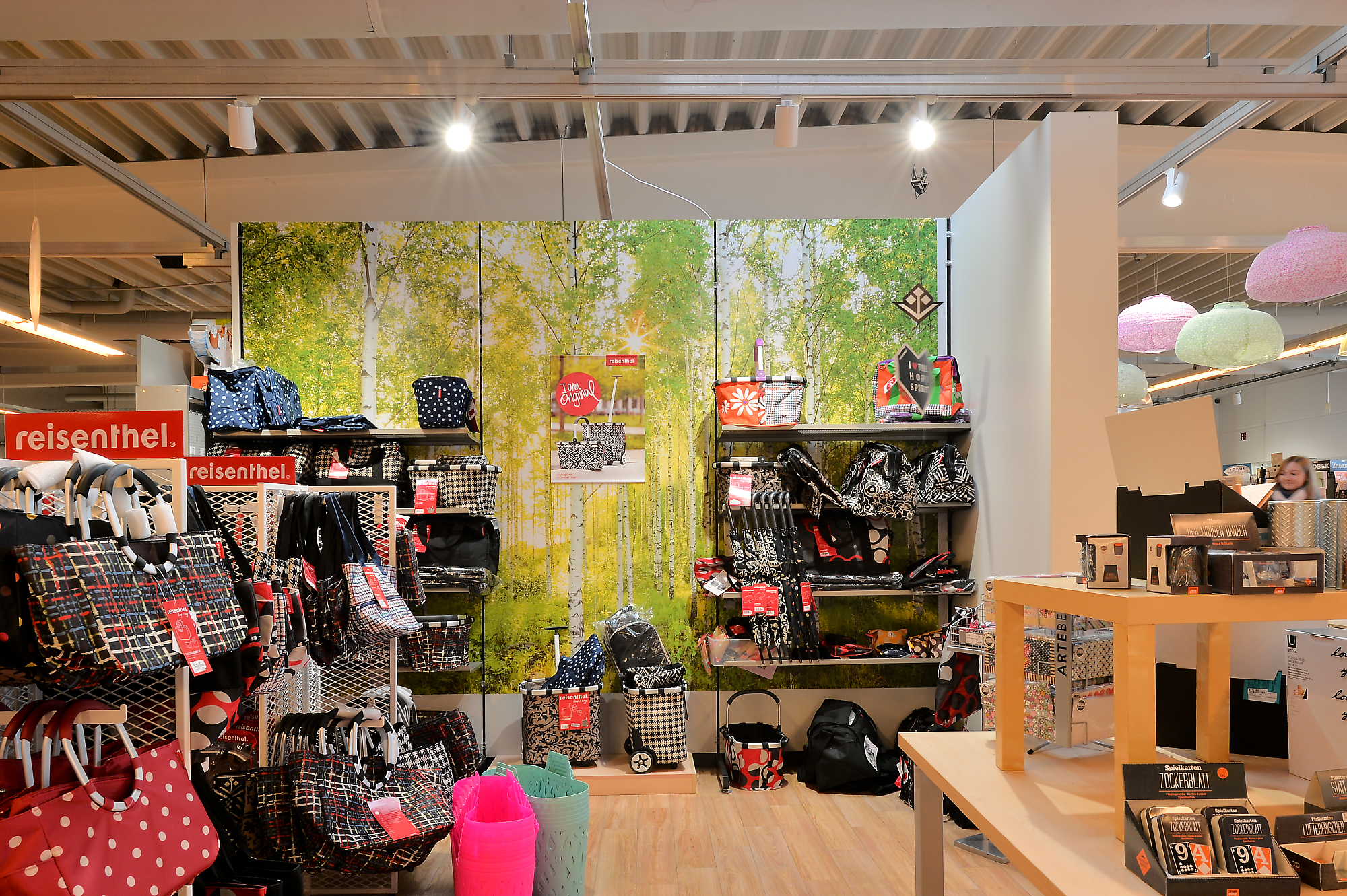 Saueracker GmbH & Co. KG Fürth | Branche: Praesentation und Verkauf