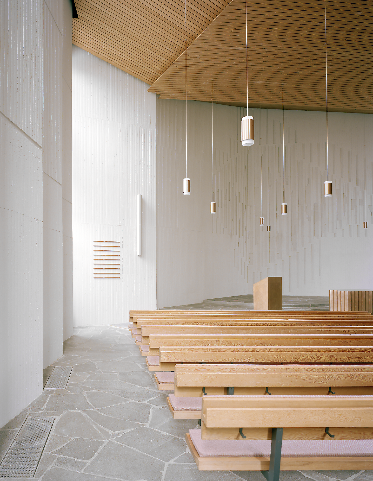 Auferstehungskirche Offenburg - Behutsame Sanierung der Auferstehungskirche in Offenburg