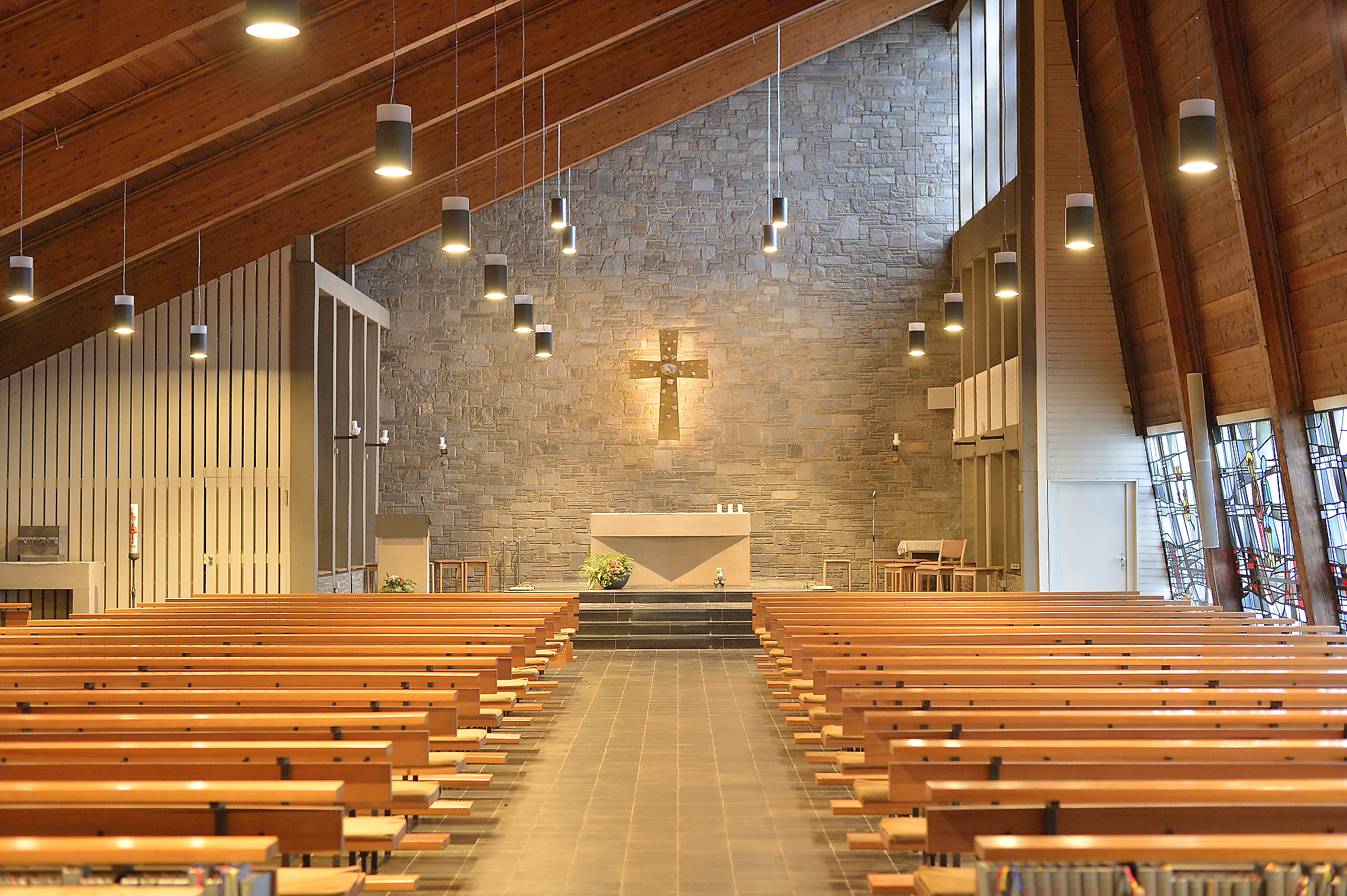 Christ-König-Kirche Wiesbaden - Sanierung der Christ-König-Kirche in Wiesbaden-Nordenstadt