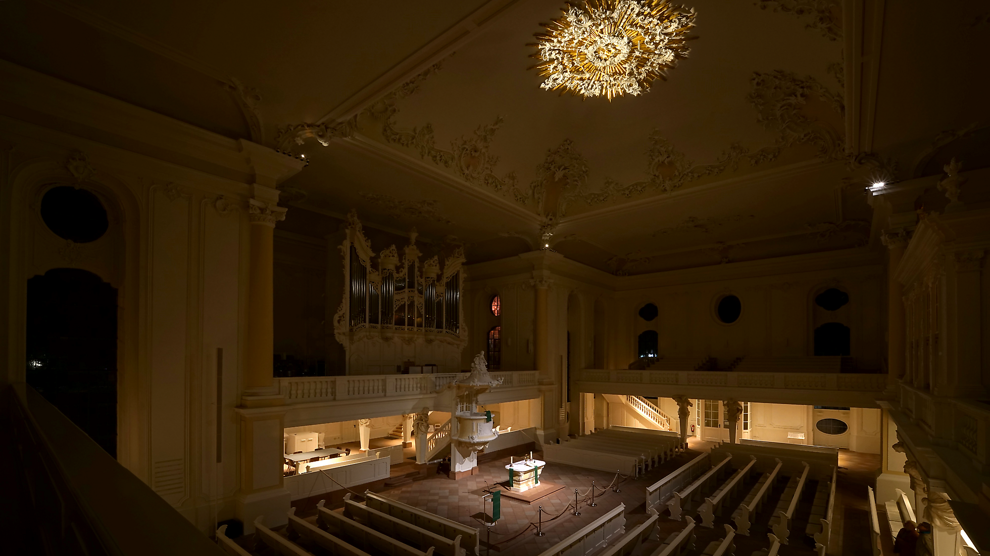Ludwigskirche Saarbrücken - Lichtakzente im barocken Denkmal der Ludwigskirche in Saarbrücken