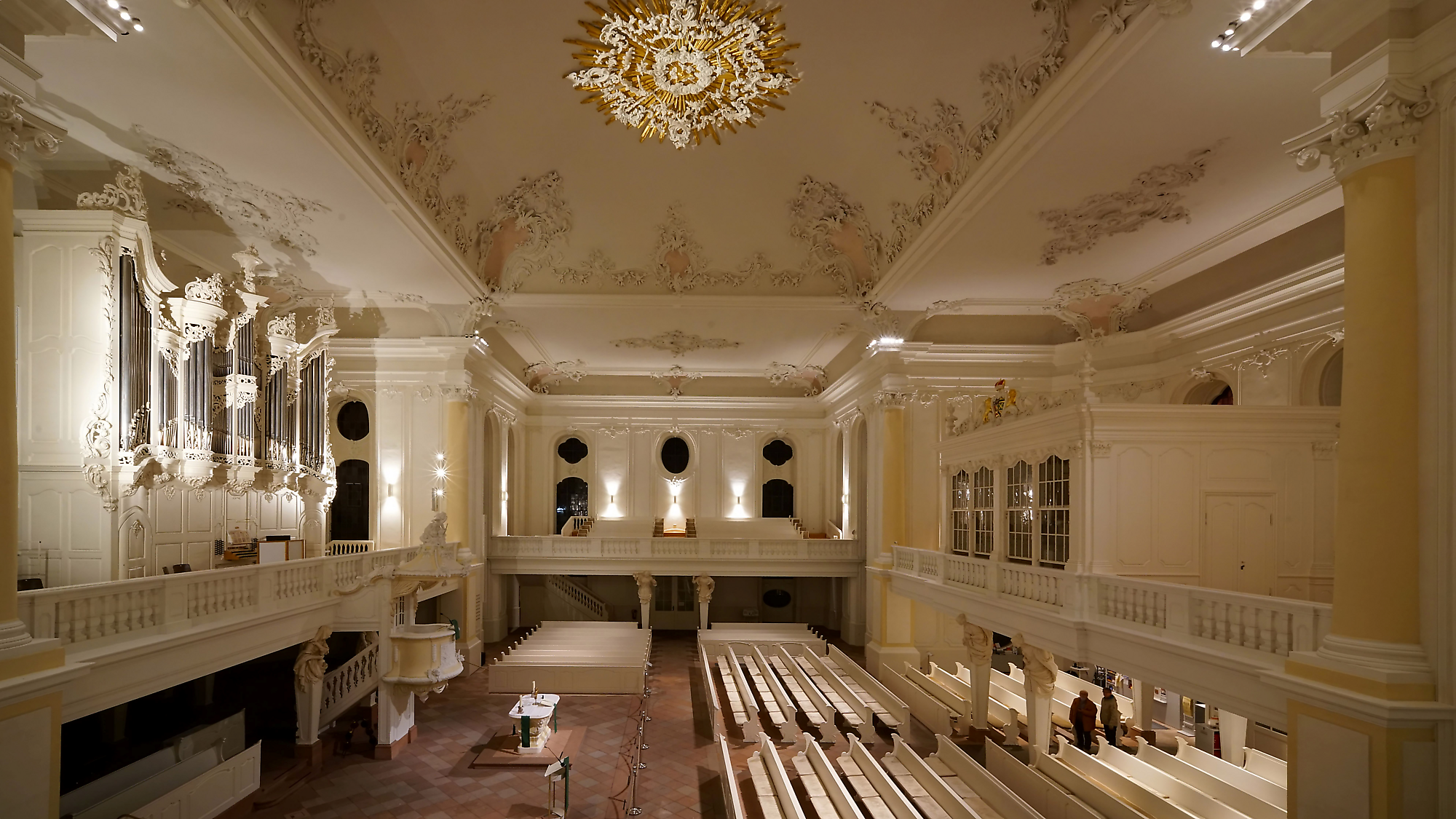 Ludwigskirche Saarbrücken - Lichtakzente im barocken Denkmal der Ludwigskirche in Saarbrücken