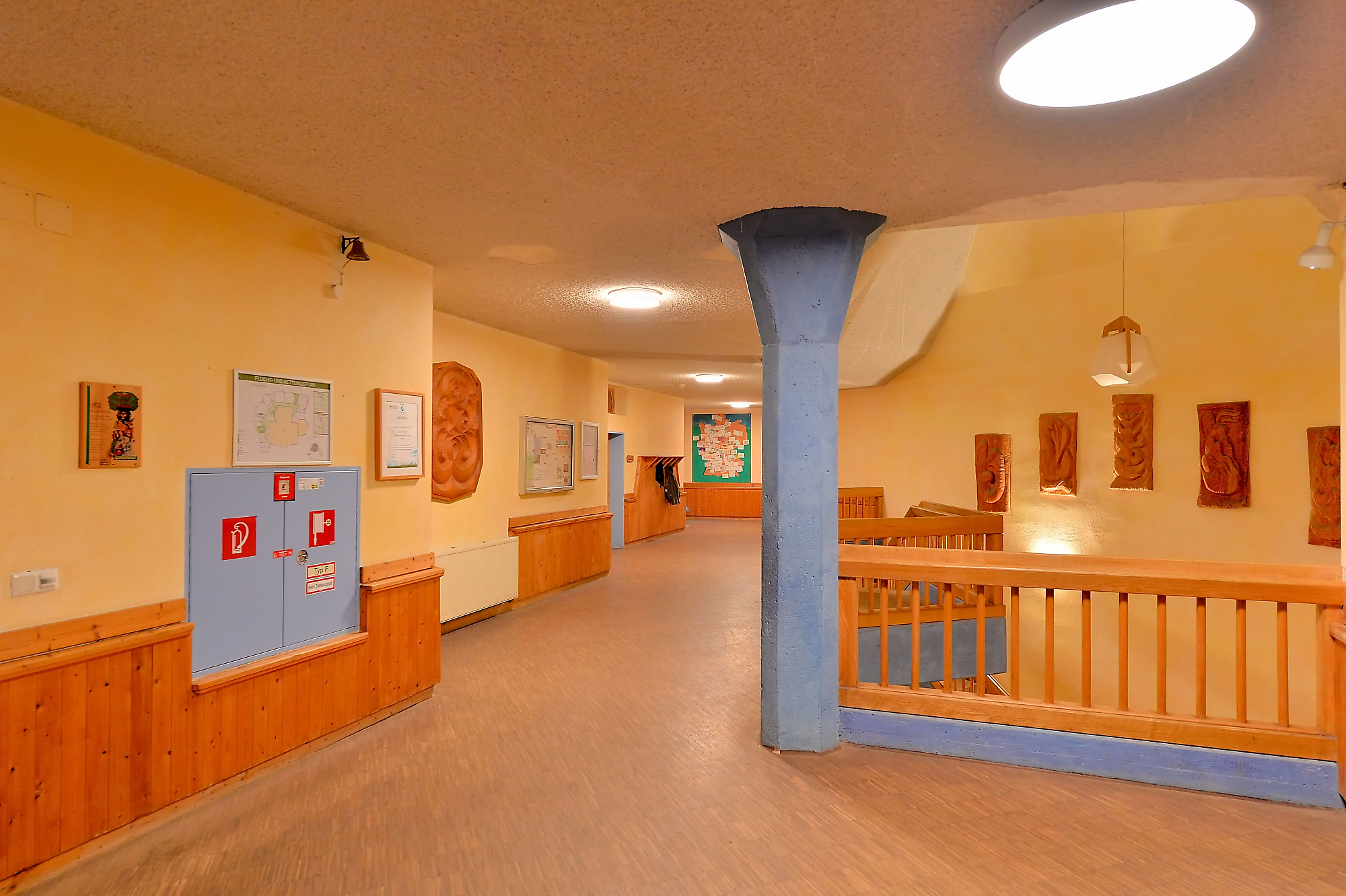 Freie Waldorfschule Bexbach - Lichttechnische und -gestalterische Sanierung der Freien Waldorfschule Bexbach