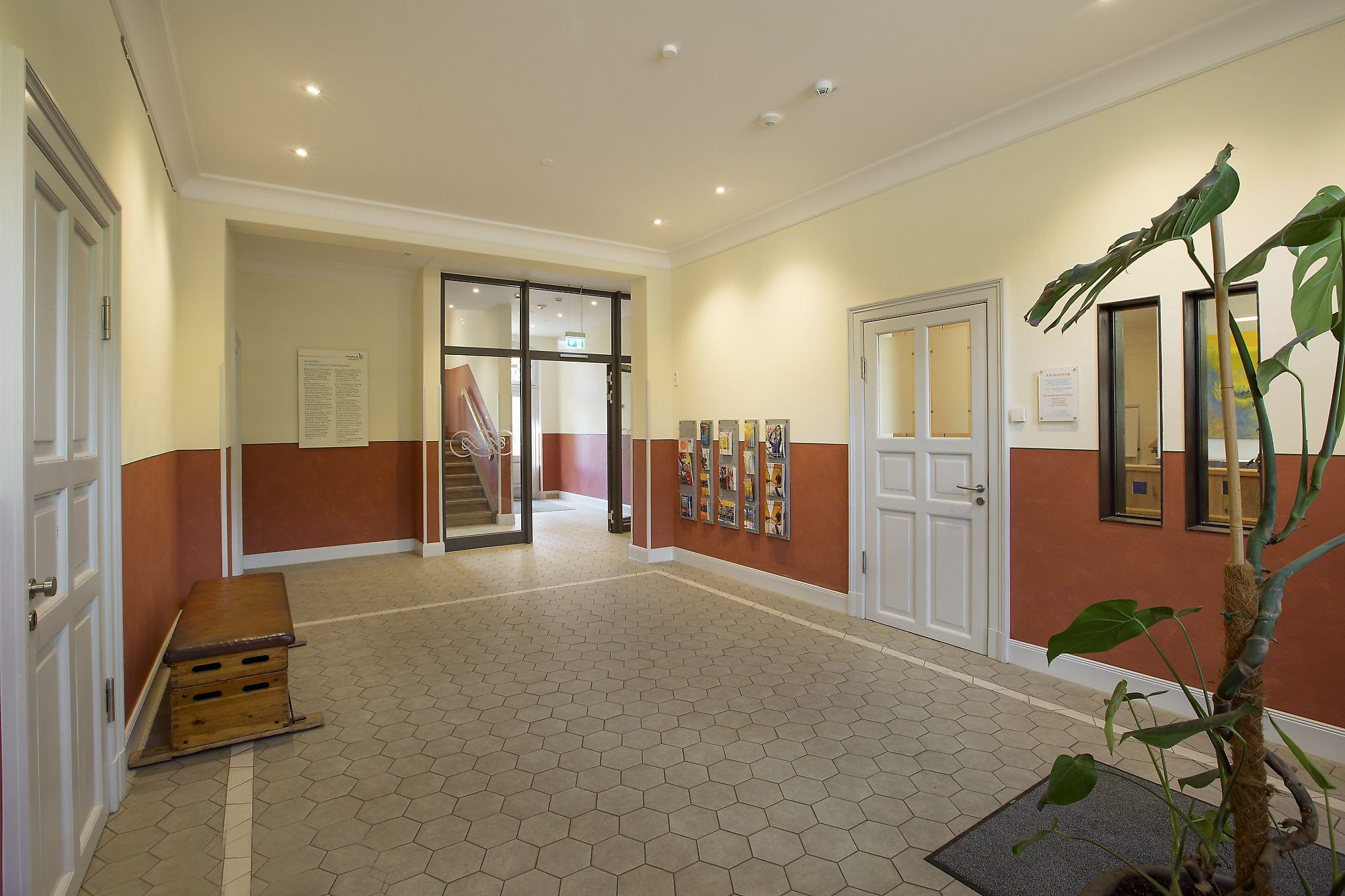 Rudolf-Steiner-Schule Bergedorf - Lichttechnische Sanierung der Rudolf-Steiner-Schule Bergedorf